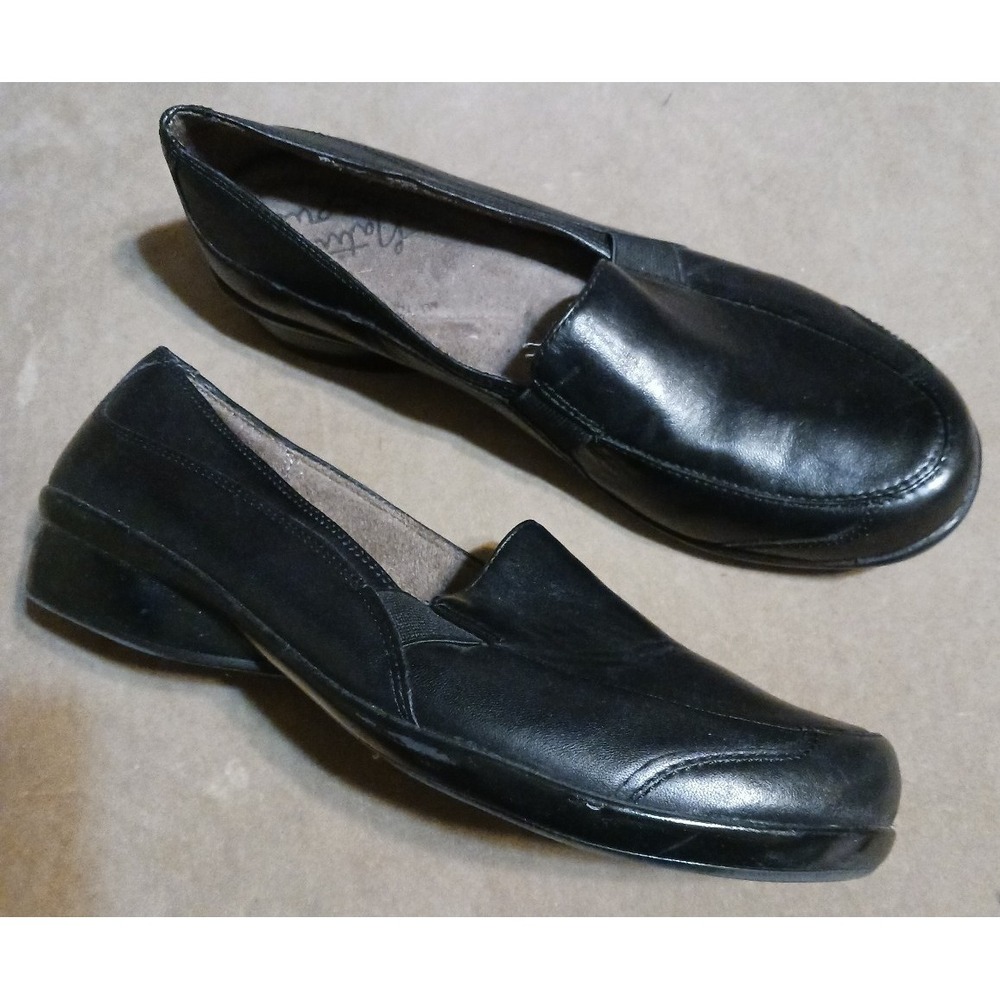 Natural Soul Women's Black Genuine Leather Slip‎ On Loafers, Size 7.5